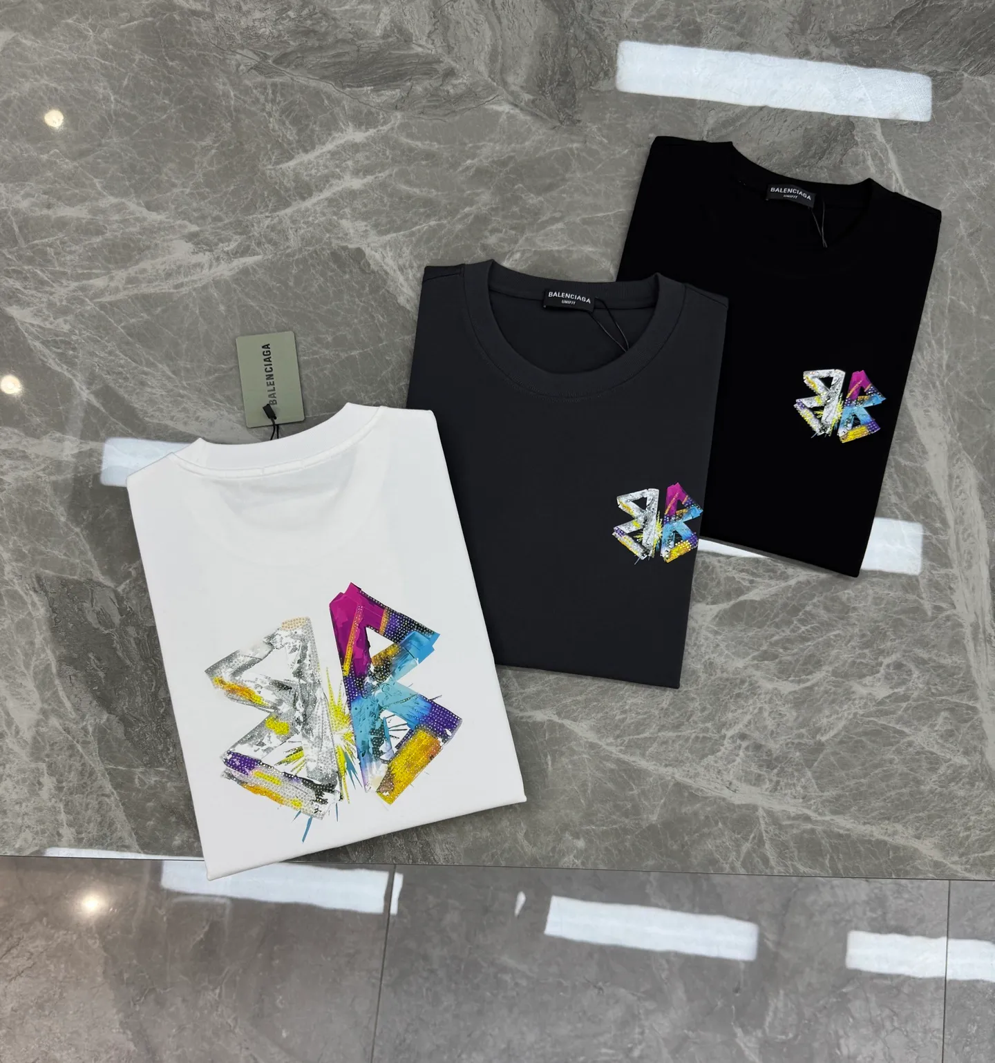 ⚜️Balenciaga New Arrival T . Same Style❤️ 280g ， Breathable ! Logo， . ， 。os ， OK， 、Sneakers， get ! ：Black.White.Dark Gray.Sizes：S-3XL ‼️（175/145 L）